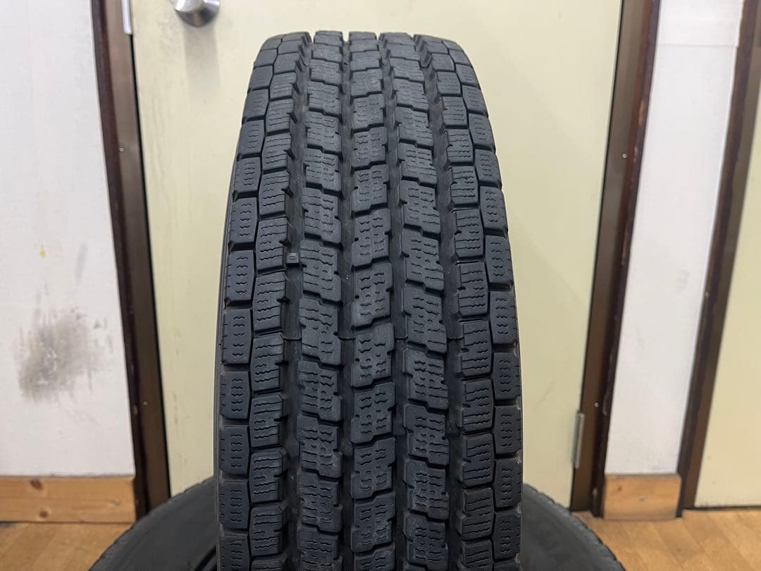 2022年製 ヨコハマ 中古冬タイヤ 195/80R15 LT 4本セット
