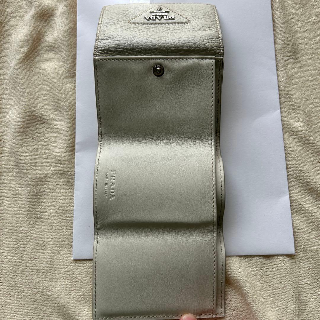 PRADA三つ折り財布