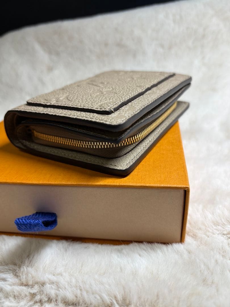 POCO　お約束の価格で出品 【新品未使用】Louis Vuitton