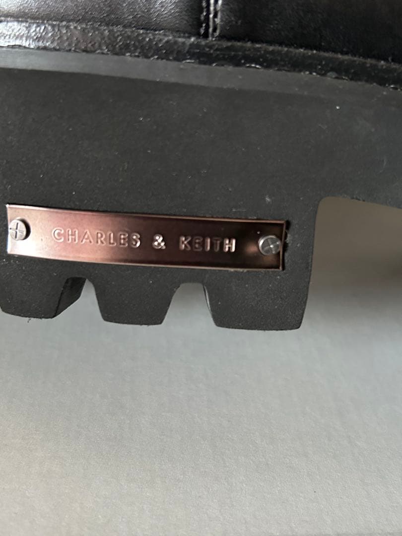 値下げしました❗️CHARLES & KEITH サイドジップ アンクルブーツ