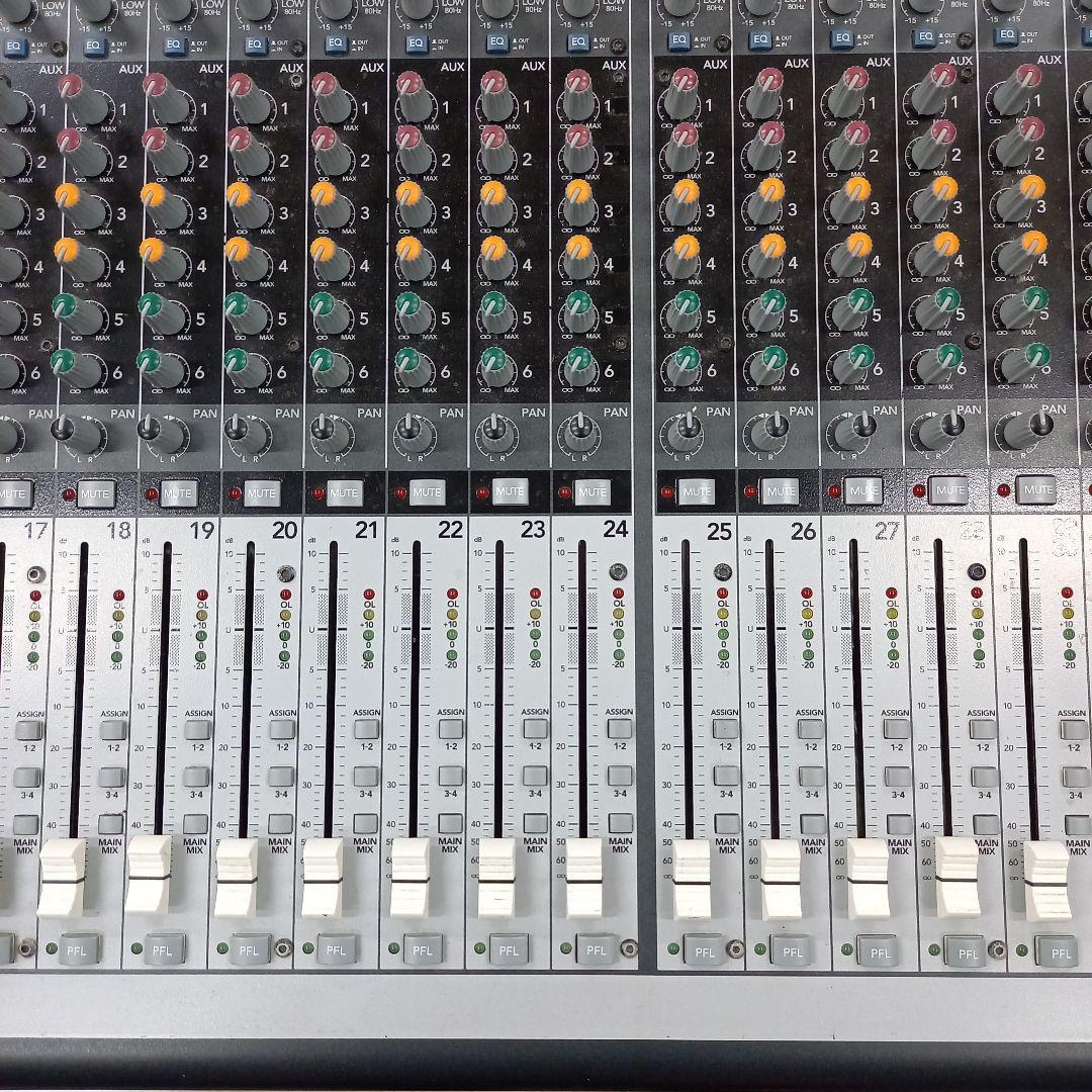 MACKIE ONYX 32.4 PA卓 アナログミキサー 32チャンネル