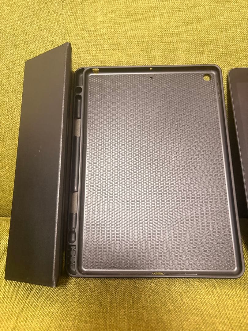 ipad 9世代256GB本体＋ケース（箱、充電器なし）