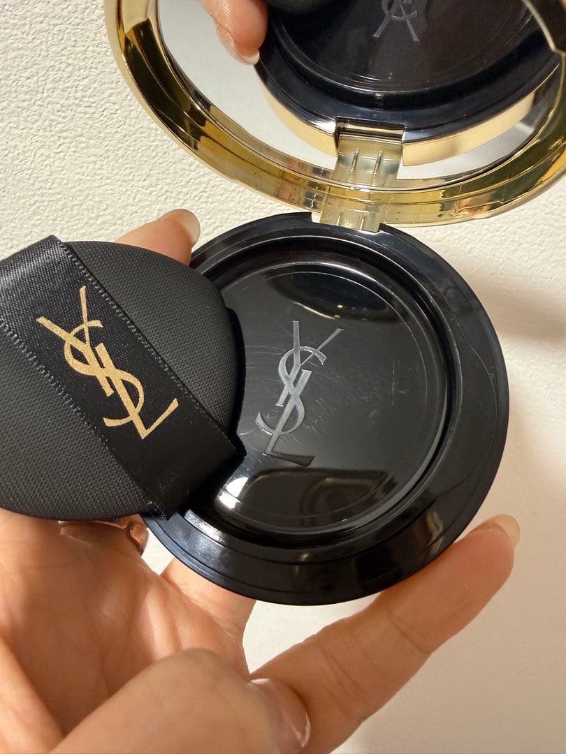 YSLイヴサンローラン　ラディアント　タッチグロウB20 未使用品