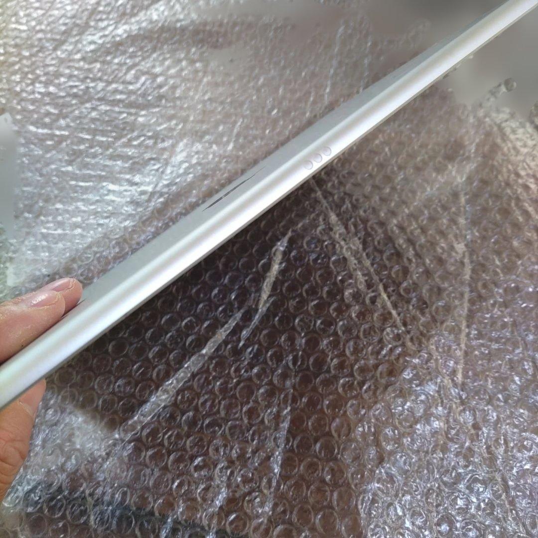 iPad 8th Gen Wi-Fi 32GB Silver ナンバー1205