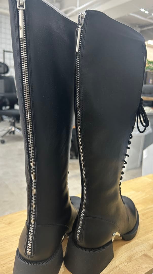 【美品】CHARLES & KEITH Devon ロングブーツ 23.5cm