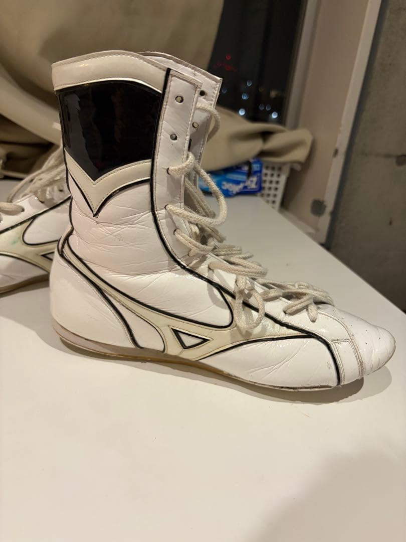 特注ミズノボクシングシューズ　エナメル　11穴