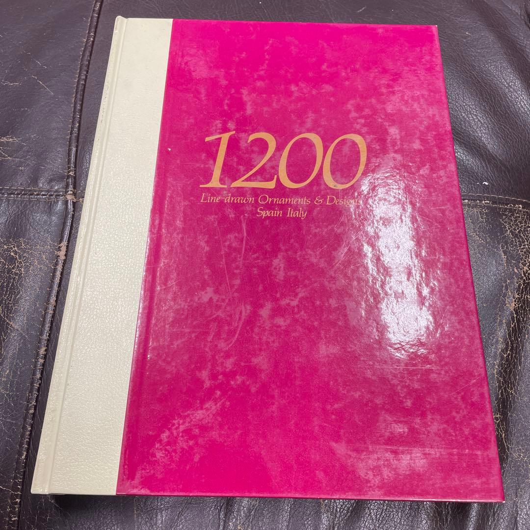 線描オーナメント 1200 Line-drawn Ornaments &