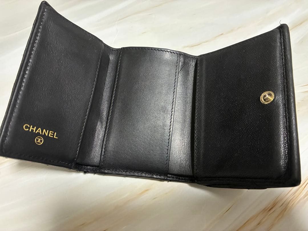 CHANEL ボーイシャネル 三つ折り財布 キャビアスキン ブラック