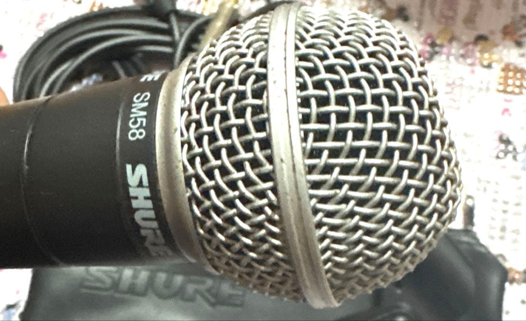 SHURE ボーカリスト用　ダイナミックマイクSM58