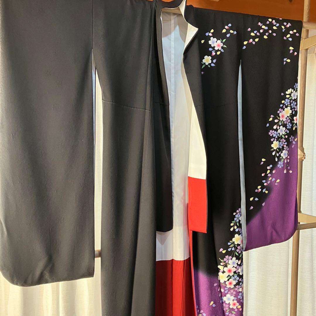 振袖　パールトーン　黒、紫　花柄
