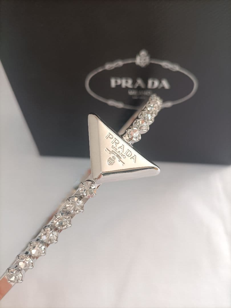 美品❤️‍プラダ カチューシャ シルバー