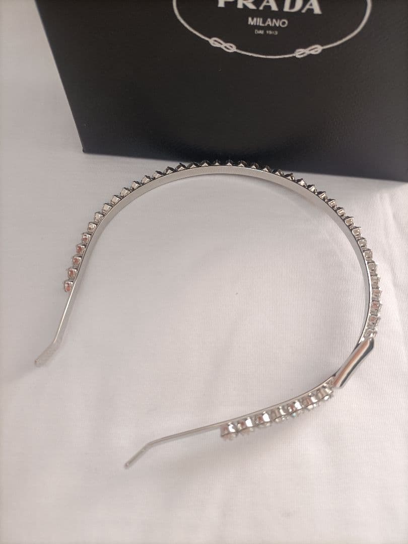 美品❤️‍プラダ カチューシャ シルバー