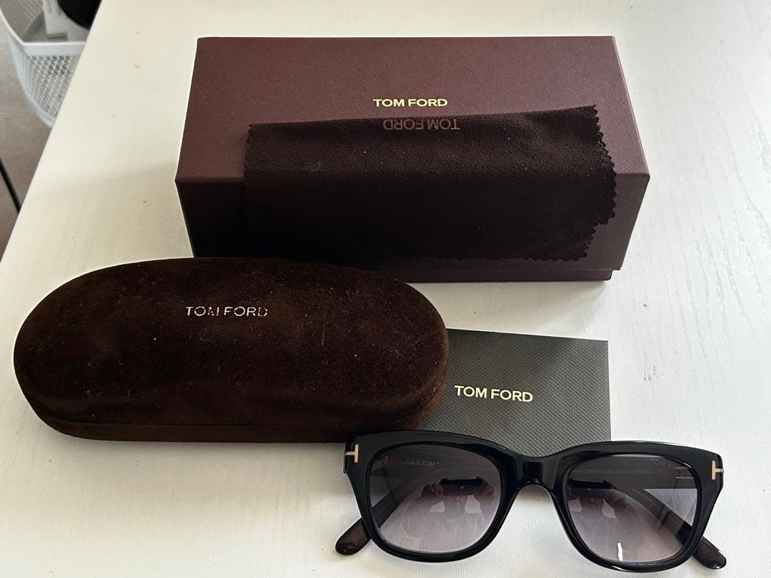 TOM FORD donサングラス　 TF237
