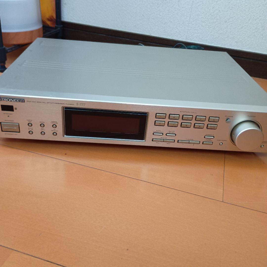 パイオニア F-777 DIGITAL SYNTHESIZER TUNER