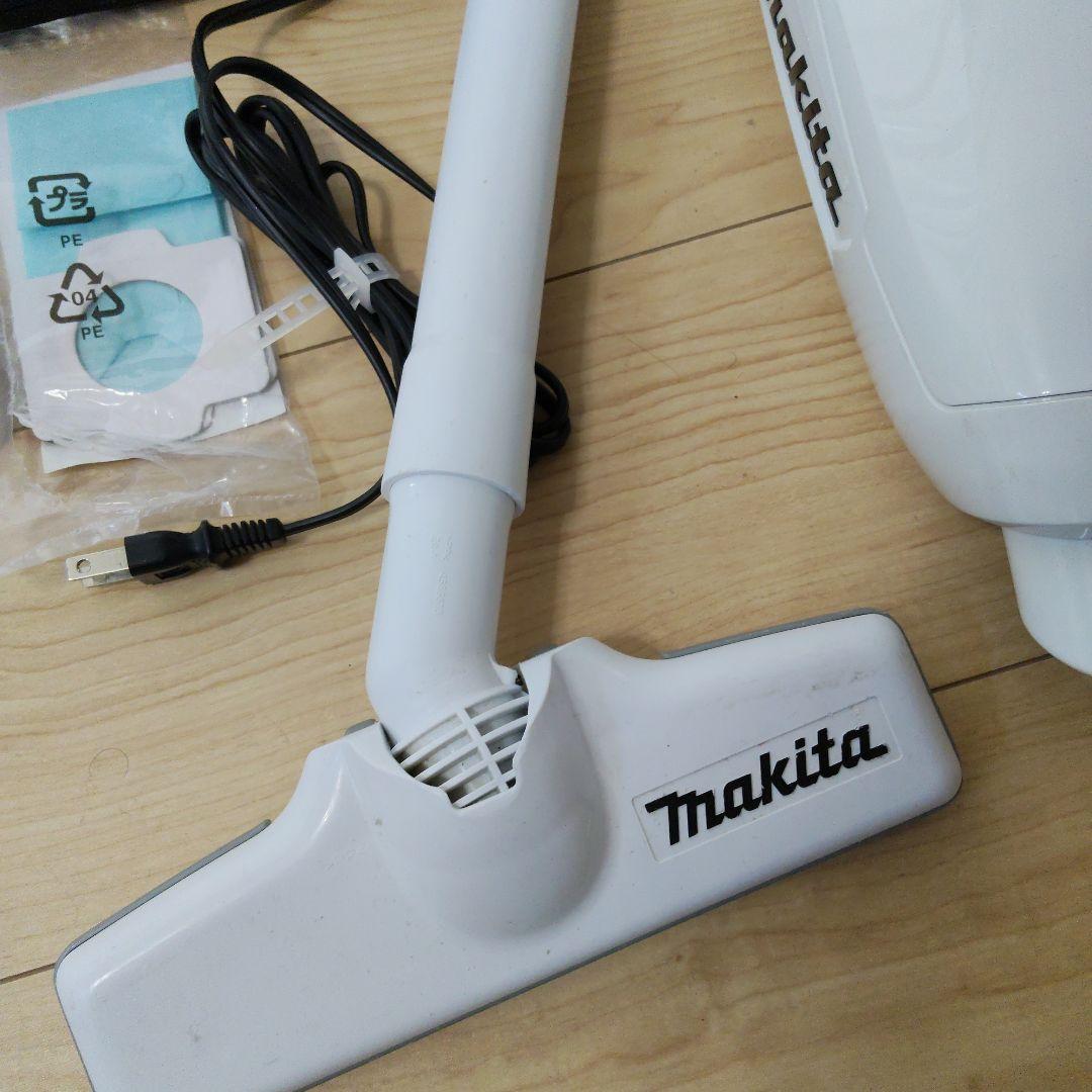マキタ　掃除機　CL107FD充電式クリーナー