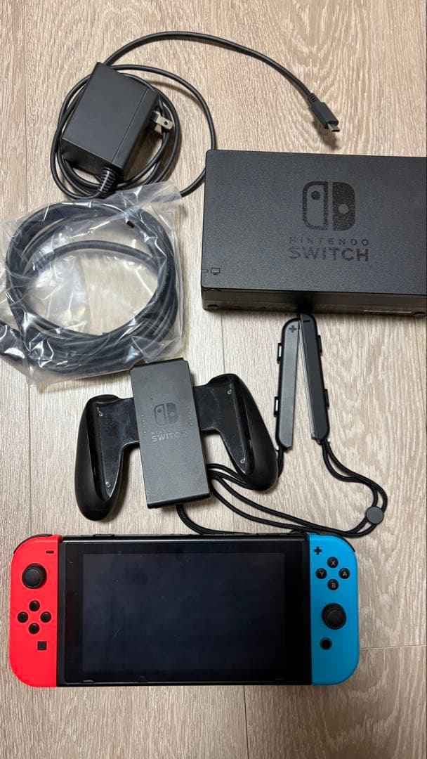 Nintendo Switch 初期モデル(Joy-Con(R)に注意書きあり)