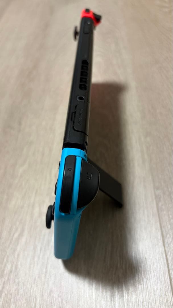 Nintendo Switch 初期モデル(Joy-Con(R)に注意書きあり)