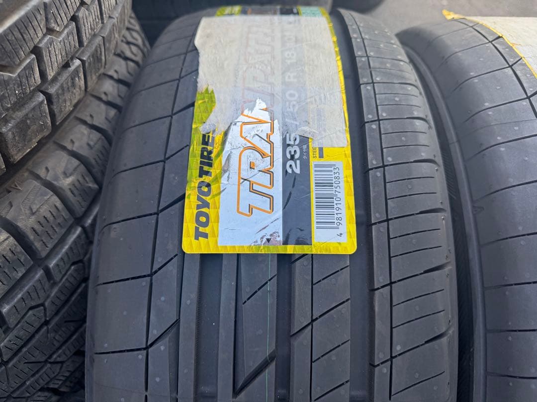 新品 235/50R18 TOYO アルファード ヴェルファイア （A0388)