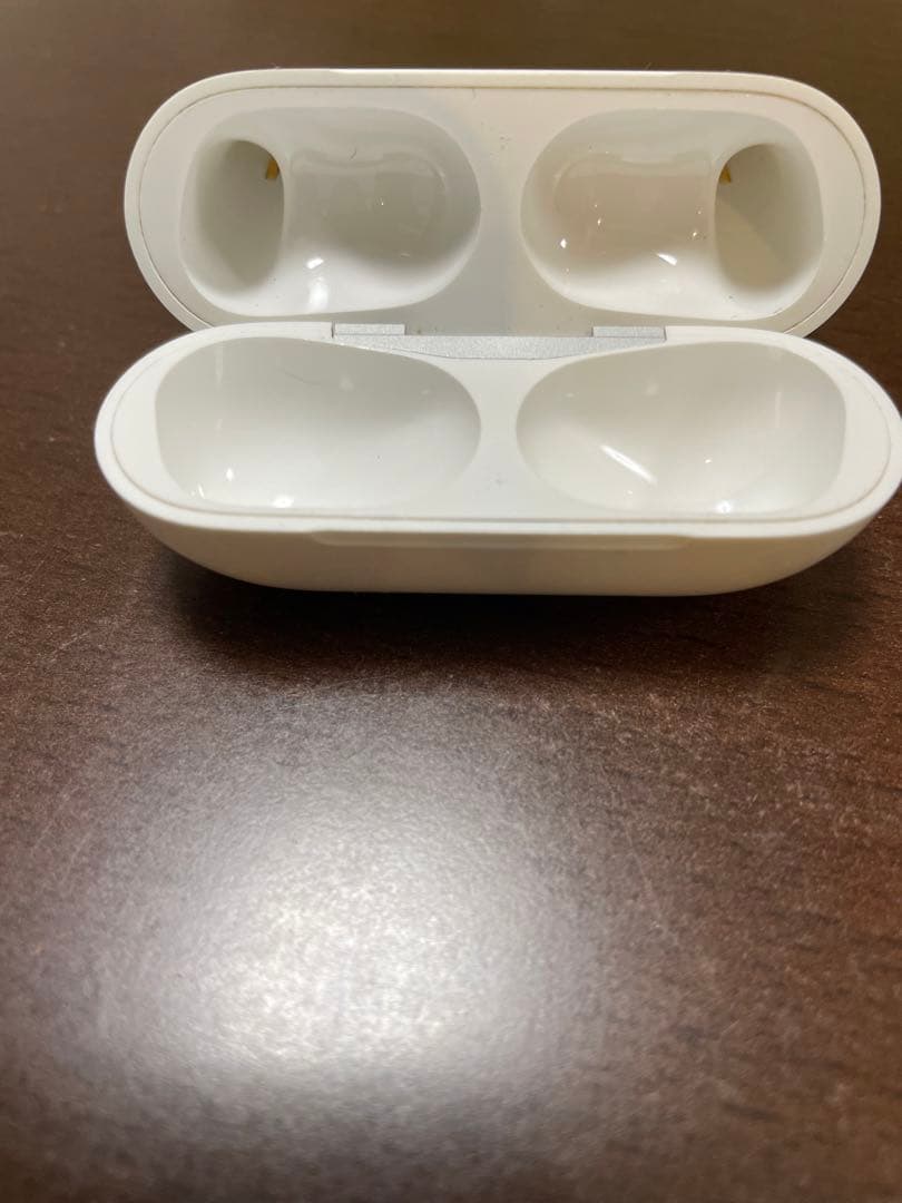 AirPods Pro A2084、A2083