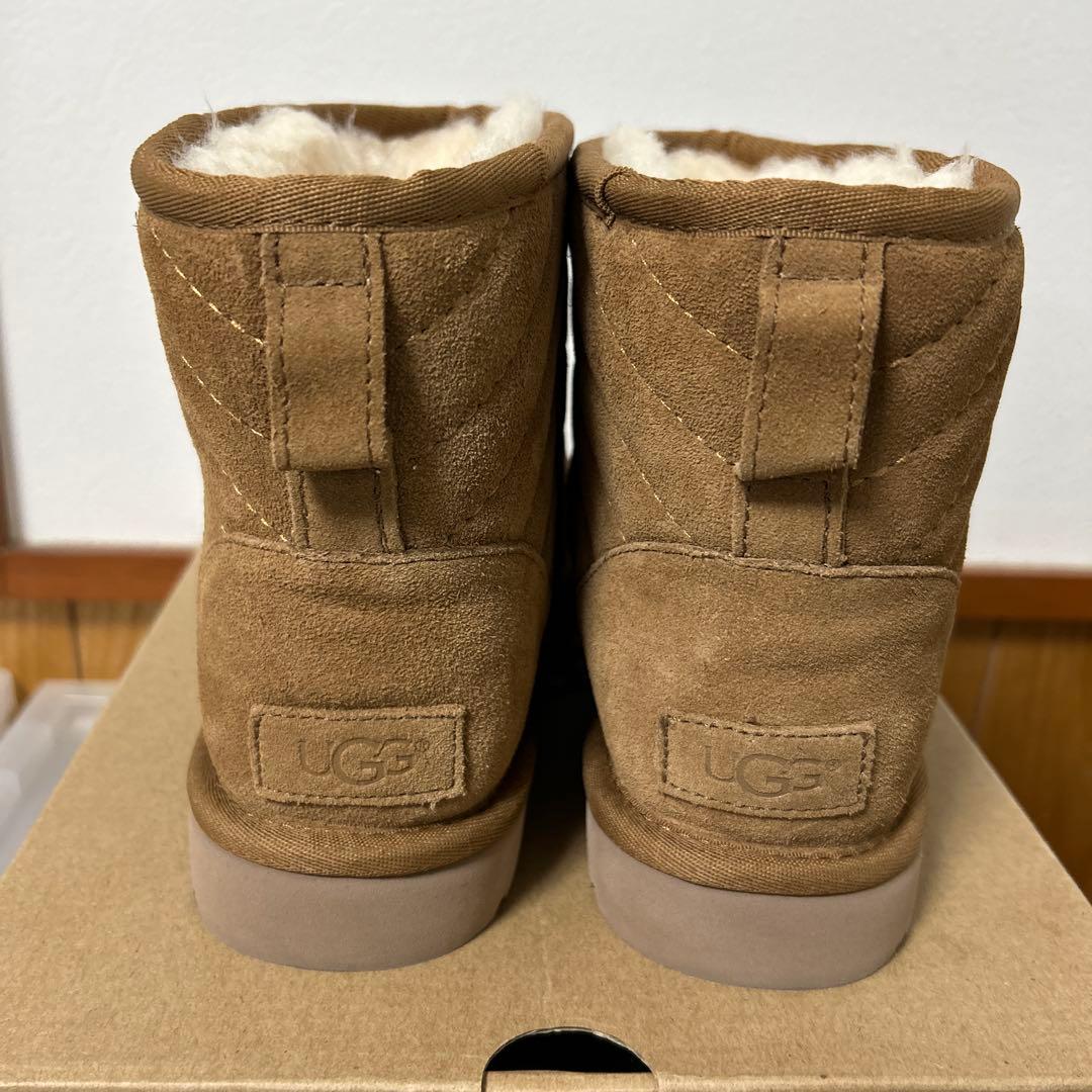 【新品・未使用】UGG ブーツ キルティング 24cm