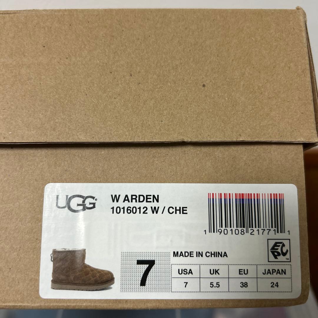 【新品・未使用】UGG ブーツ キルティング 24cm