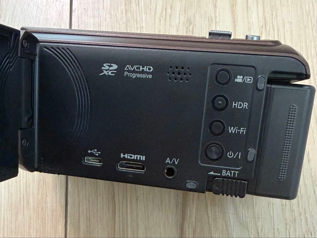 美品　Panasonic HC-W585M ビデオカメラ 本体