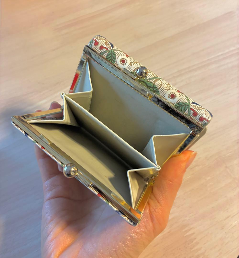 h.p.france 三つ折り財布　花柄