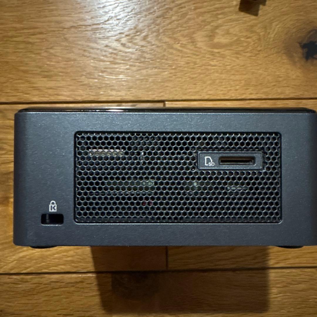 Intel NUC 8 (NUC8i7BEH) ミニPC_ベアボーンキット