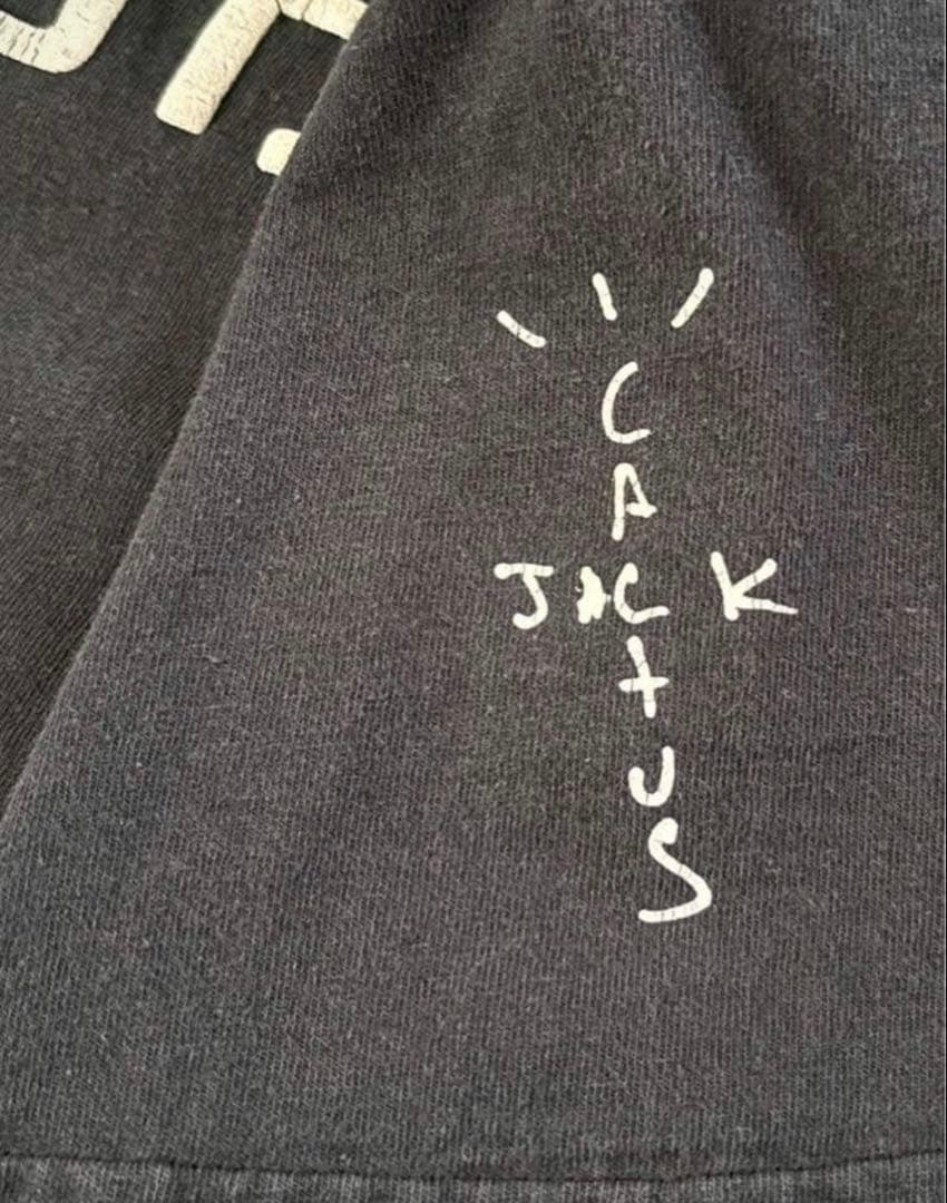 平本蓮着用 トラヴィス・スコットTENET Tシャツ