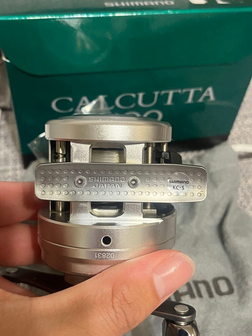 SHIMANO CALCUTTA 100 スピニングリール