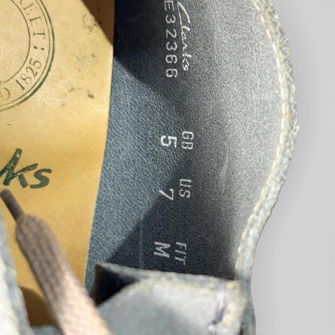 Clarks デザートトレック スエード ライトグレー 25cm クラークス