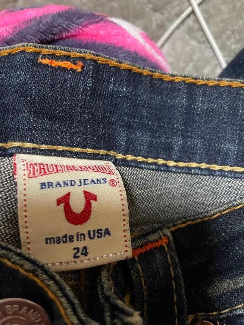 True Religion ブーツカットデニム 24