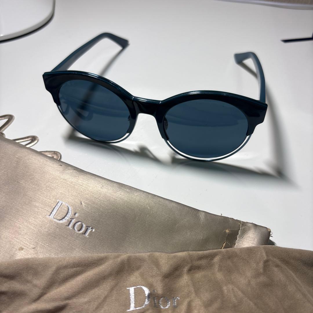 Dior ダークブルー キャットアイサングラス