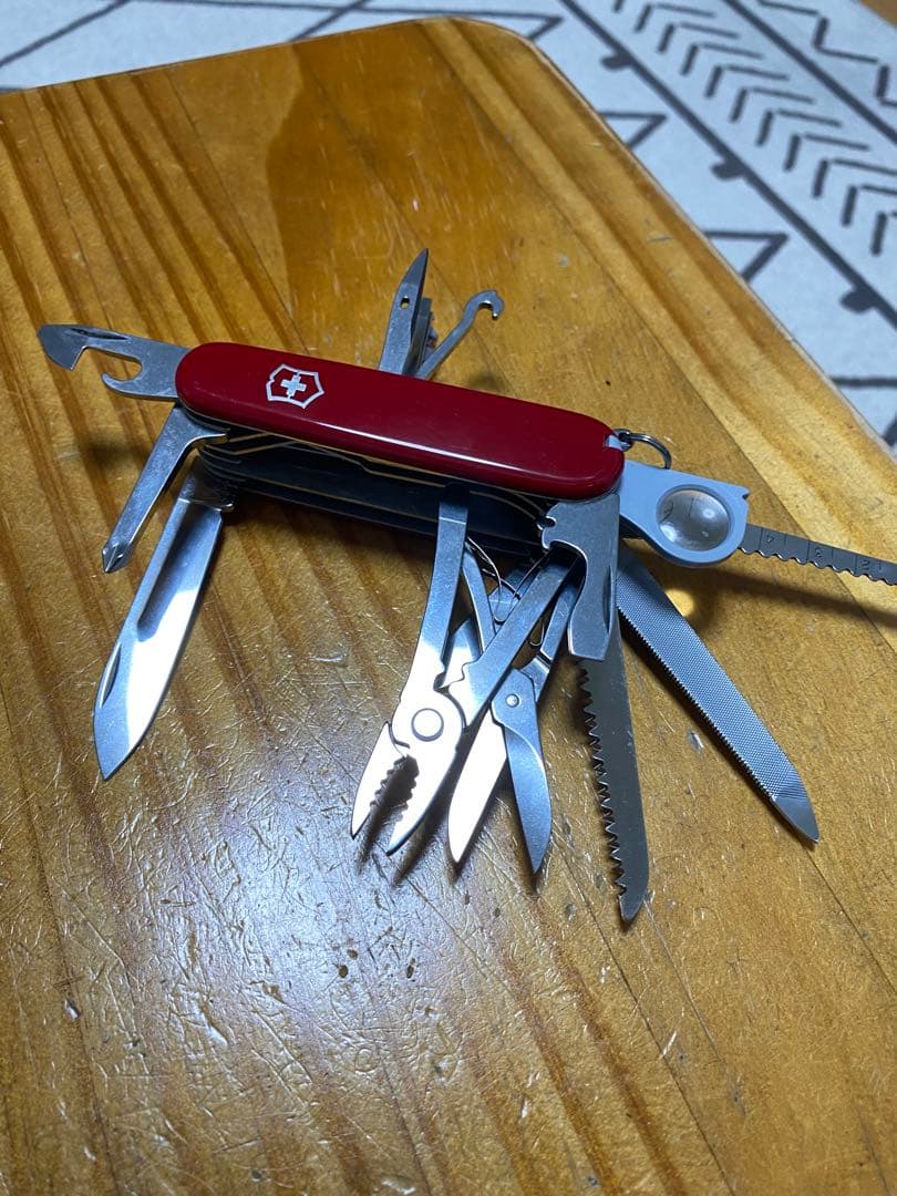 Victorinox 多機能ナイフ レザーケース付き