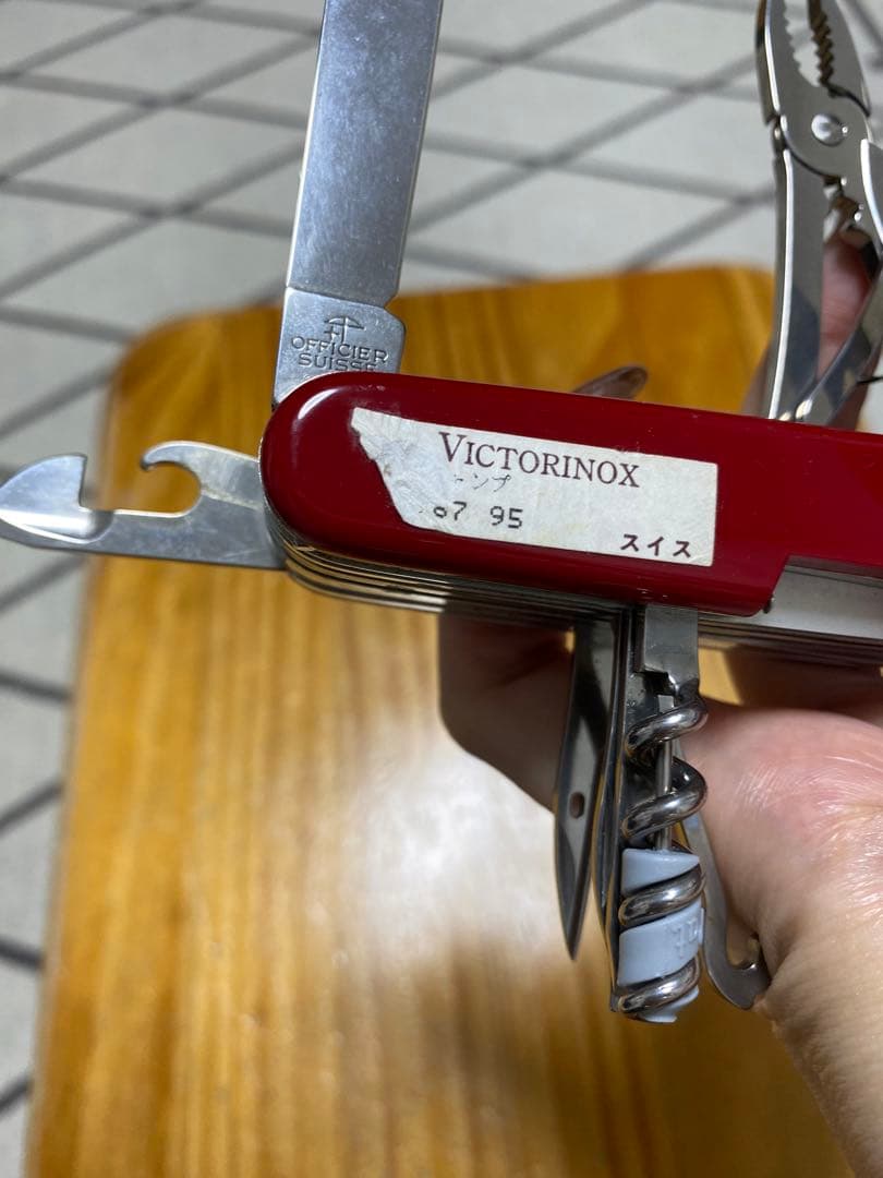 Victorinox 多機能ナイフ レザーケース付き