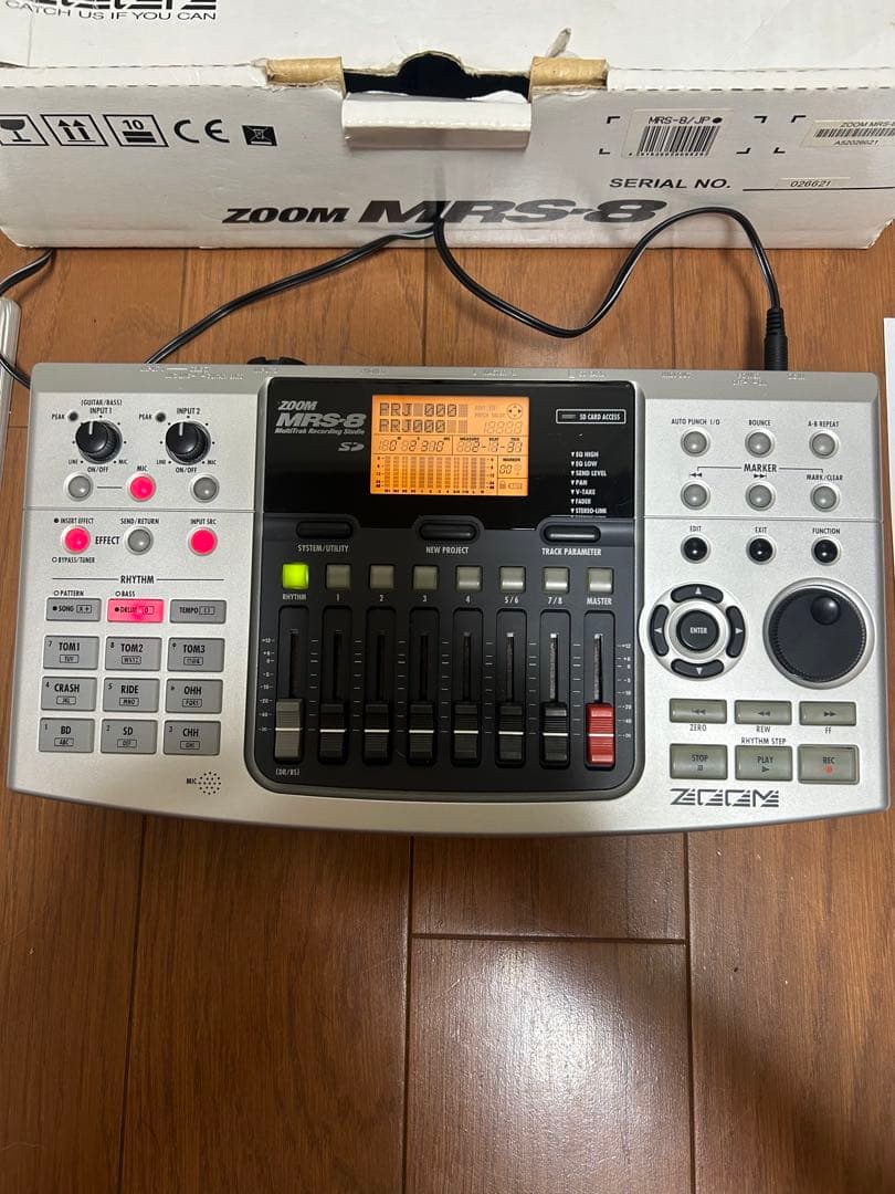 Zoom MRS-8 マルチトラックレコーダー