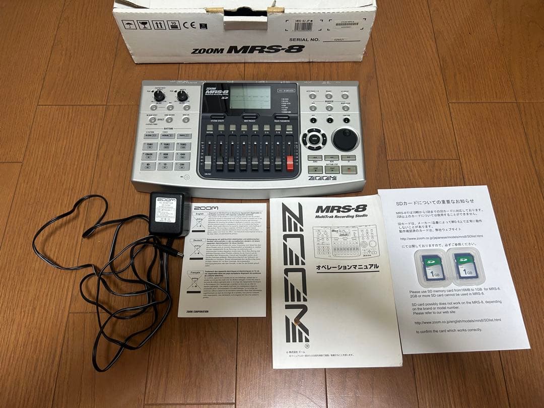 Zoom MRS-8 マルチトラックレコーダー