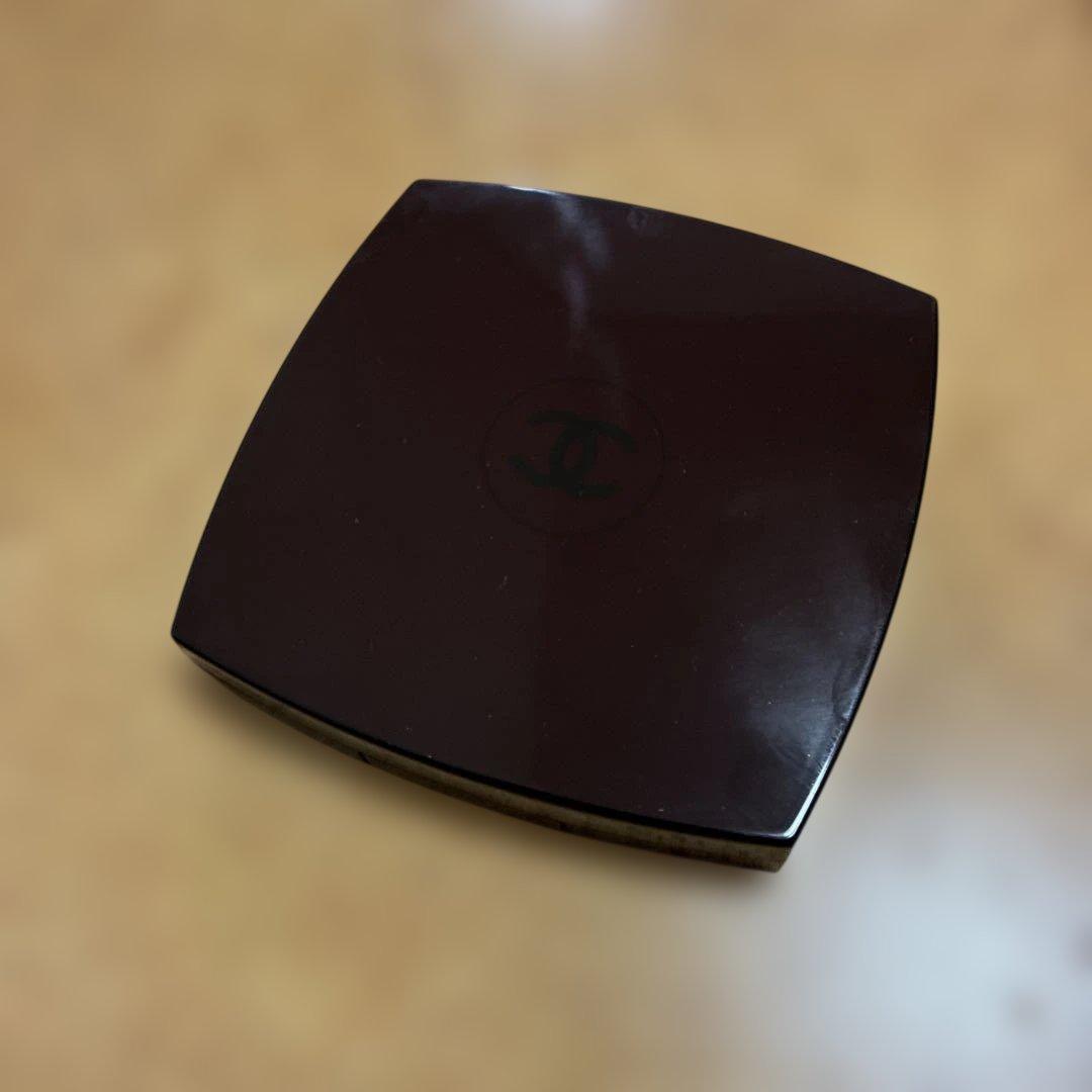 CHANEL ルージュヌワール コンフィダンス　アイ＆チークカラーパレット