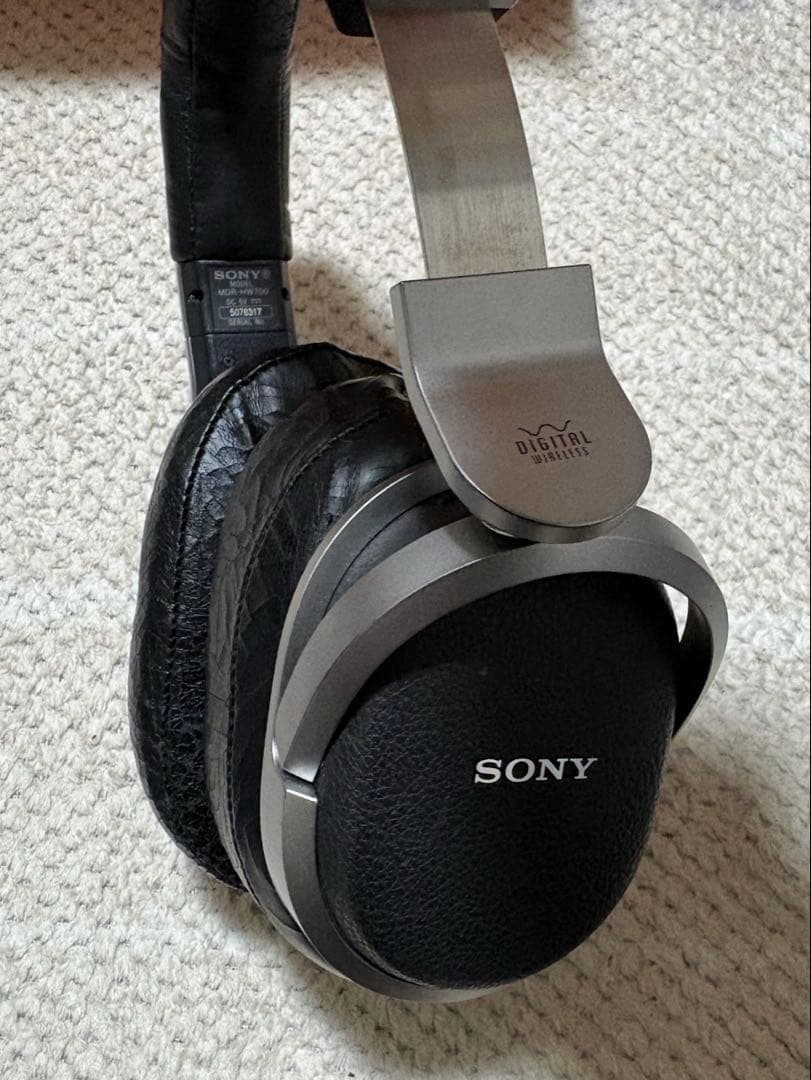 SONY ワイヤレスヘッドホン MDR-HW700