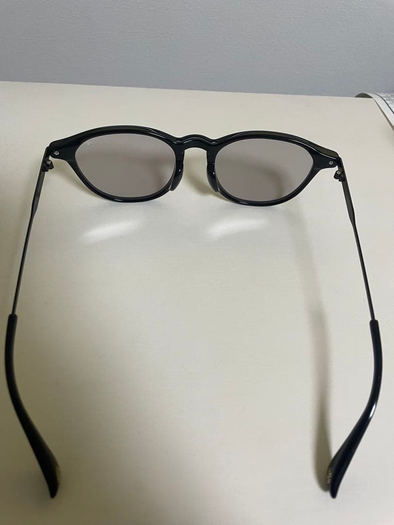 小物 MAVE HAWK BLACK FRAME SUNGLASSES
