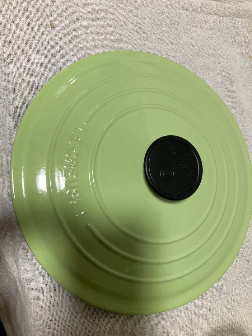 美品　ル・クルーゼ　ココットロンド　24㎝　ライトグリーン