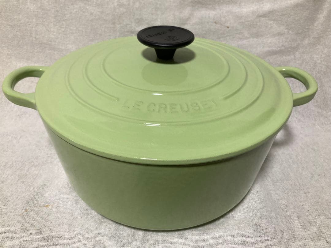 美品　ル・クルーゼ　ココットロンド　24㎝　ライトグリーン