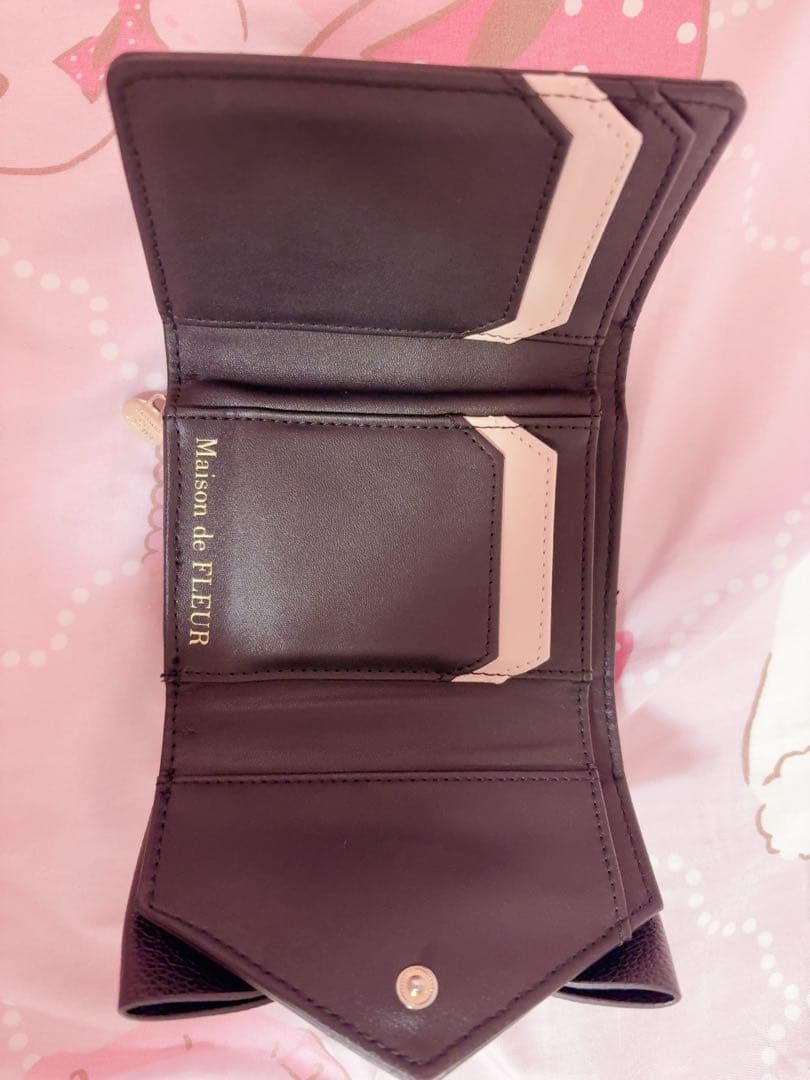 Maison de FLEUR ベルトリボンミニウォレット 黒 財布