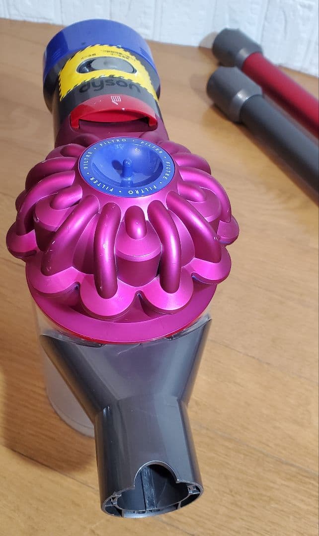 Dyson　 V7　掃除機　レッド系　ダイソン　清掃除菌済み　家電品　訳あり！
