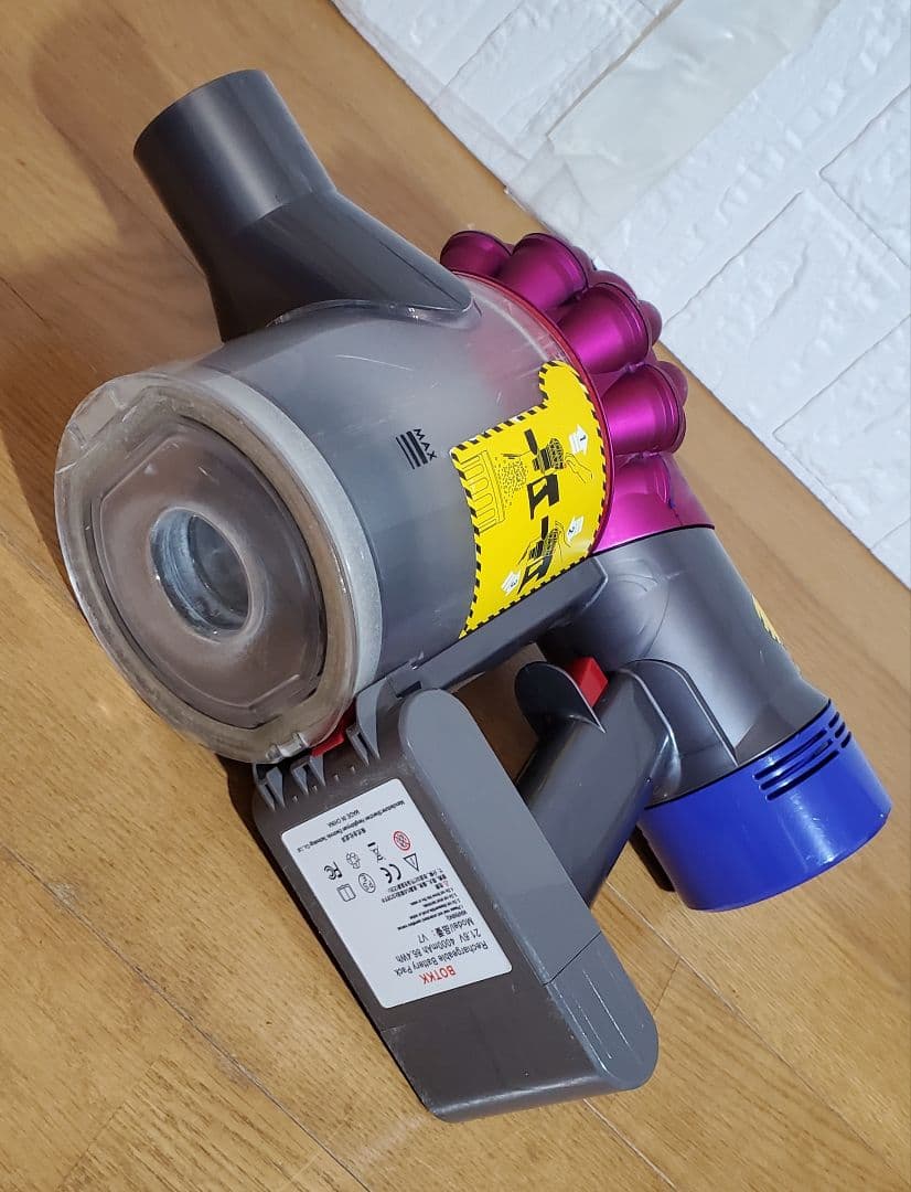 Dyson　 V7　掃除機　レッド系　ダイソン　清掃除菌済み　家電品　訳あり！
