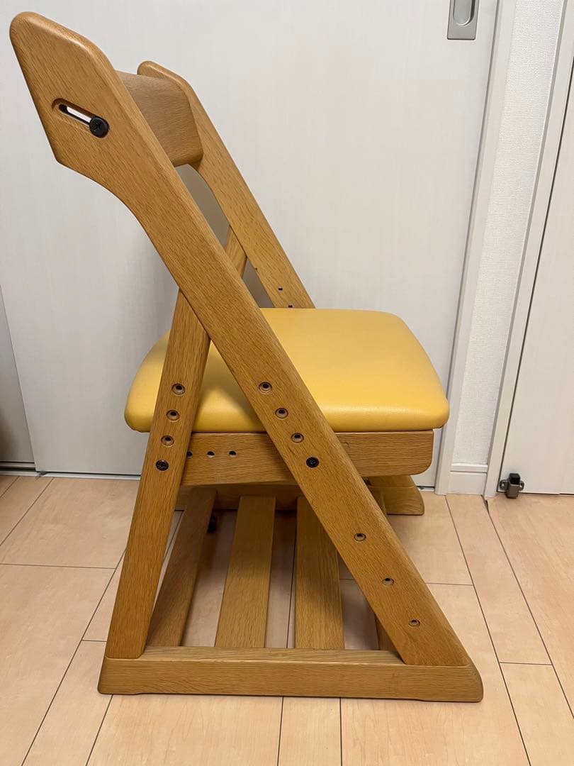 カリモク学習椅子　XT0901