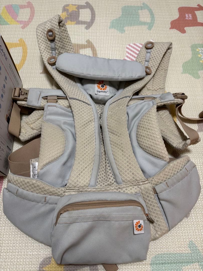 美品　エルゴベビー オムニ　ブリーズ　サンドベージュ