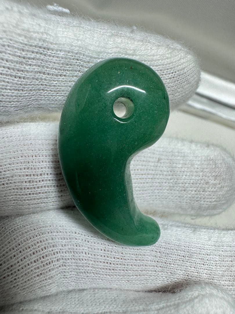 糸魚川翡翠 勾玉 12g 3.6cm 天然石 パワーストーン