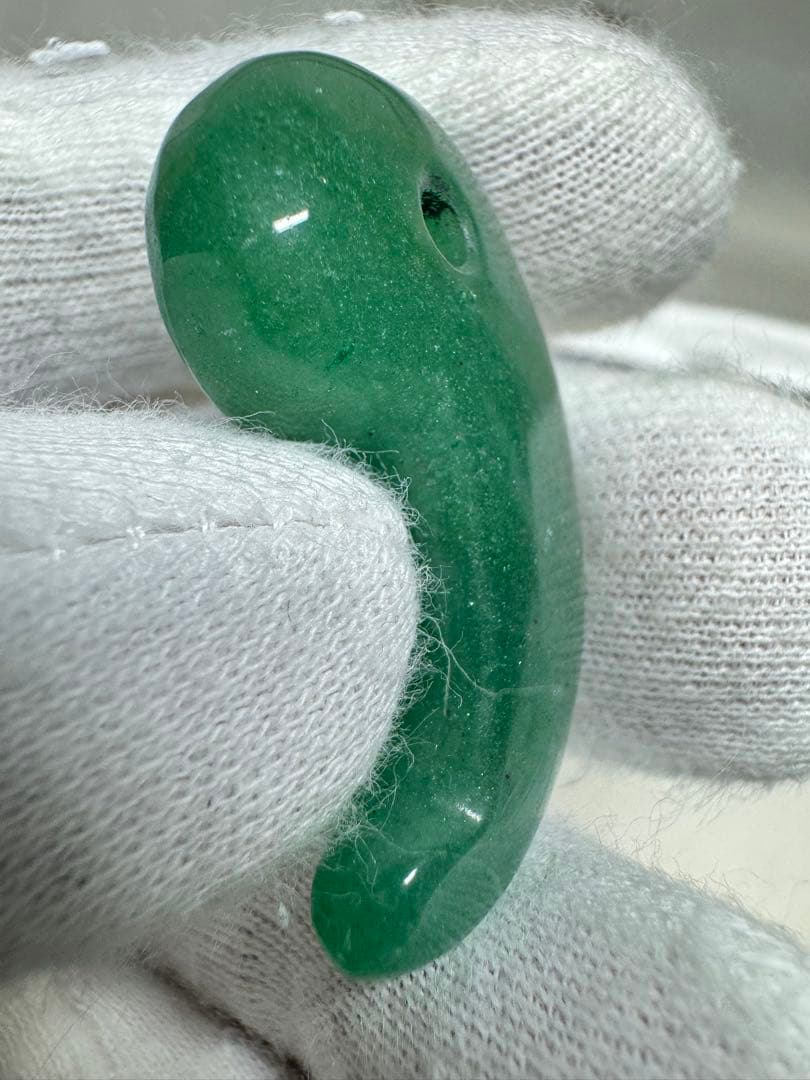 糸魚川翡翠 勾玉 12g 3.6cm 天然石 パワーストーン