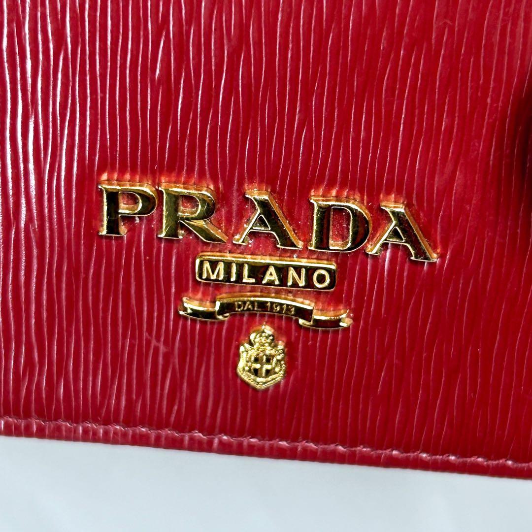 プラダ　PRADA 二つ折りカードケース　名刺入れ　サフィアーノレザー